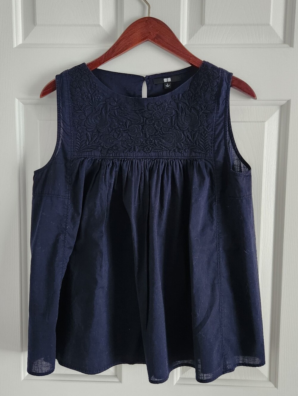 Uniqlo Navy Blue Sleeveless Embroidered Cropped Yoke Shirt 100% Cotton